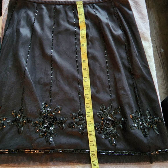 RETRO ANN TAYLOR BLACK SKIRT WITH A SHEAR OUTER LINING AND BLACK SEQUINS - SZ 10 - Picture 6 of 8
